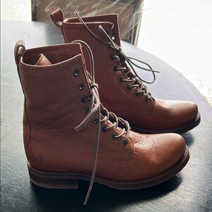 Frye Women’s Veronica Leather Lace Up Combat Boots in Cognac Size 7.5